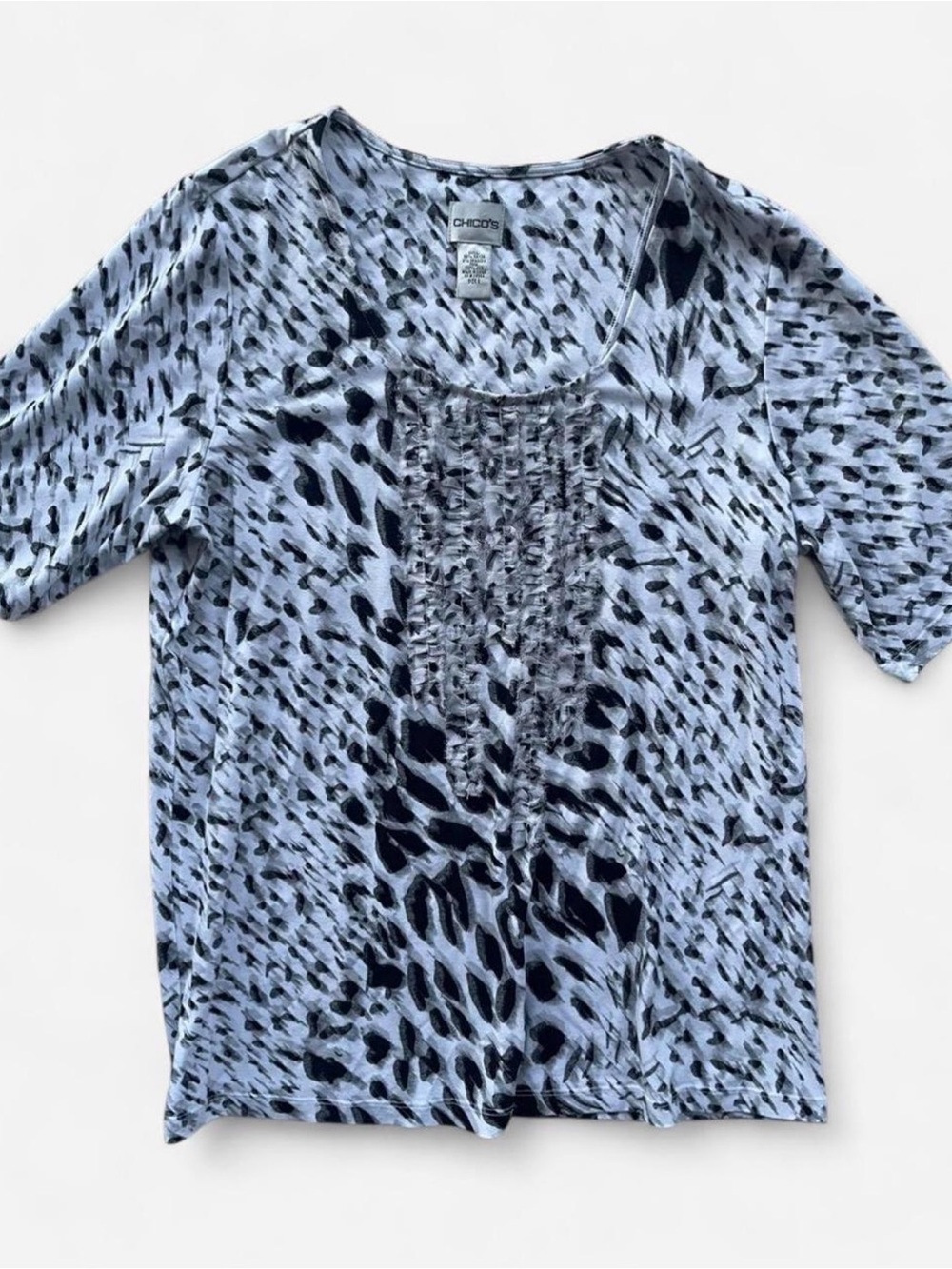CHICO'S Animal Print Short Sleeve Silk Ruffle Front Trim Scoop Neck Sz 2 Lg